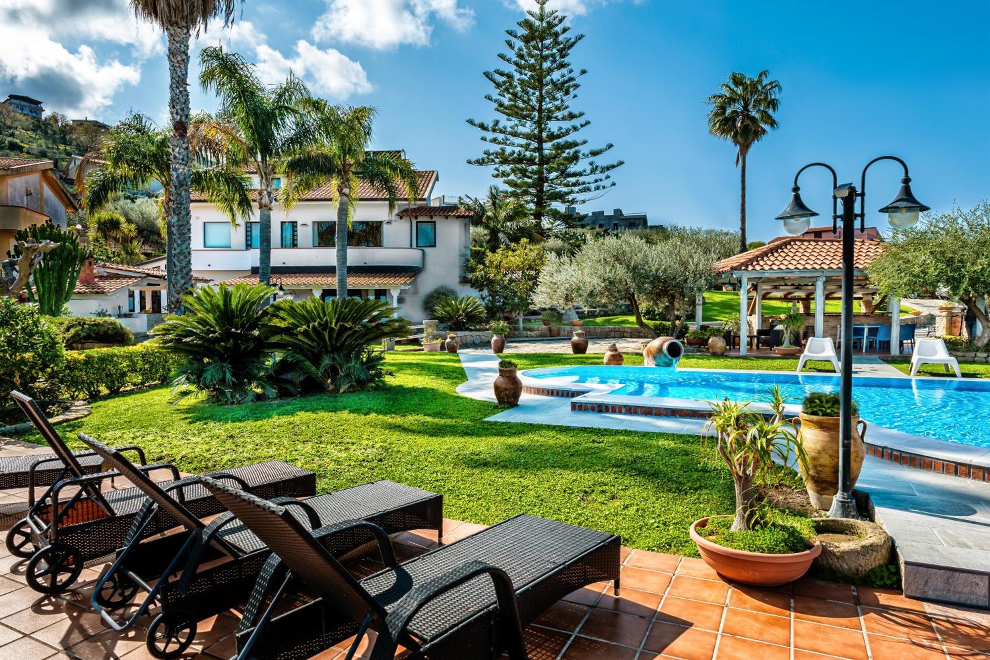 B&B Villa Bency Capo d'Orlando Luaran gambar